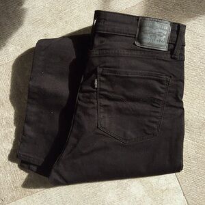 Levi’s high rise skinny jeans